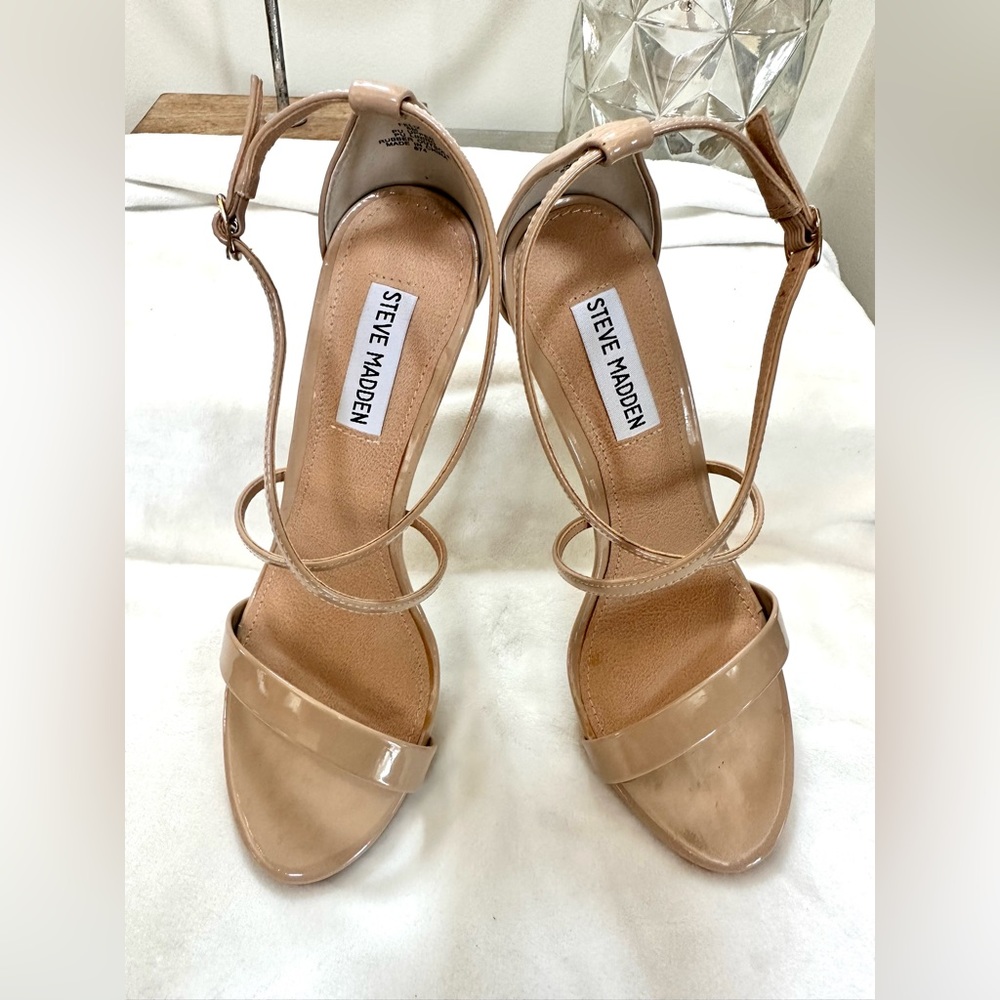 Steve Madden Feliz Criss-Cross Dress Heeled Sandals | Size 8 M | Nude | Patent